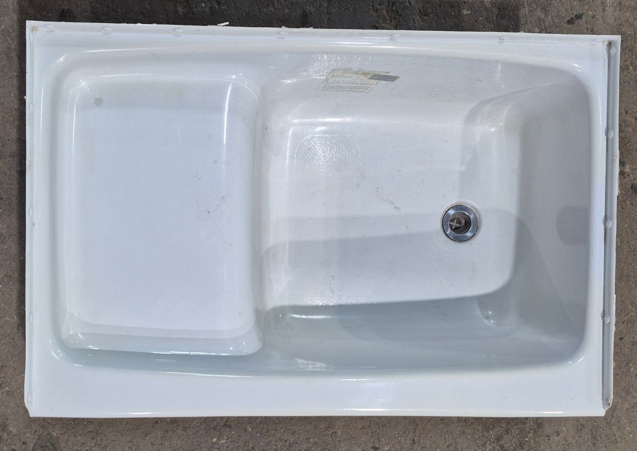 Used RV Step Bath Tub 35 7/8" L x 23 3/4" D - Right Hand Drain - Young Farts RV Parts