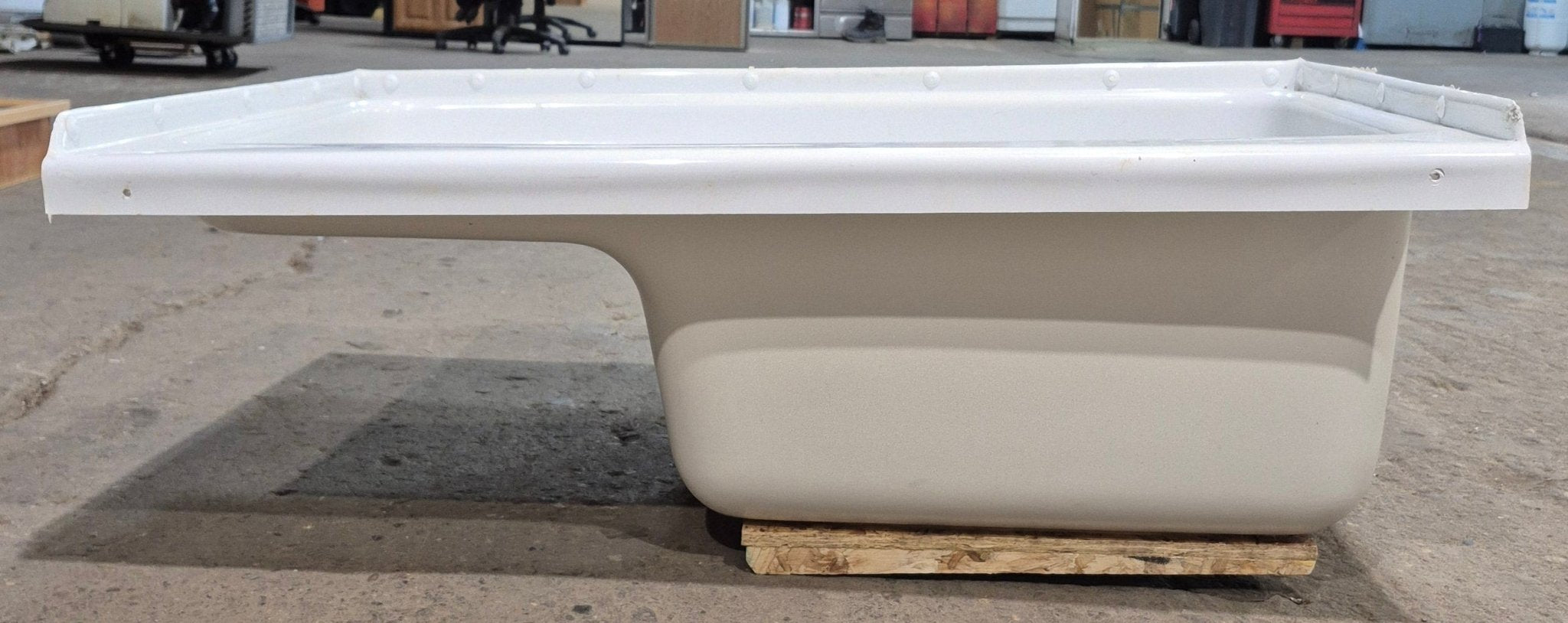Used RV Step Bath Tub 35 7/8" L x 23 3/4" D - Right Hand Drain - Young Farts RV Parts