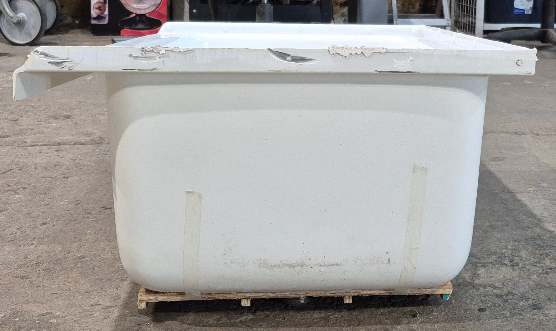 Used RV Step Bath Tub 35 7/8" L x 23 3/4" D - Right Hand Drain - Young Farts RV Parts