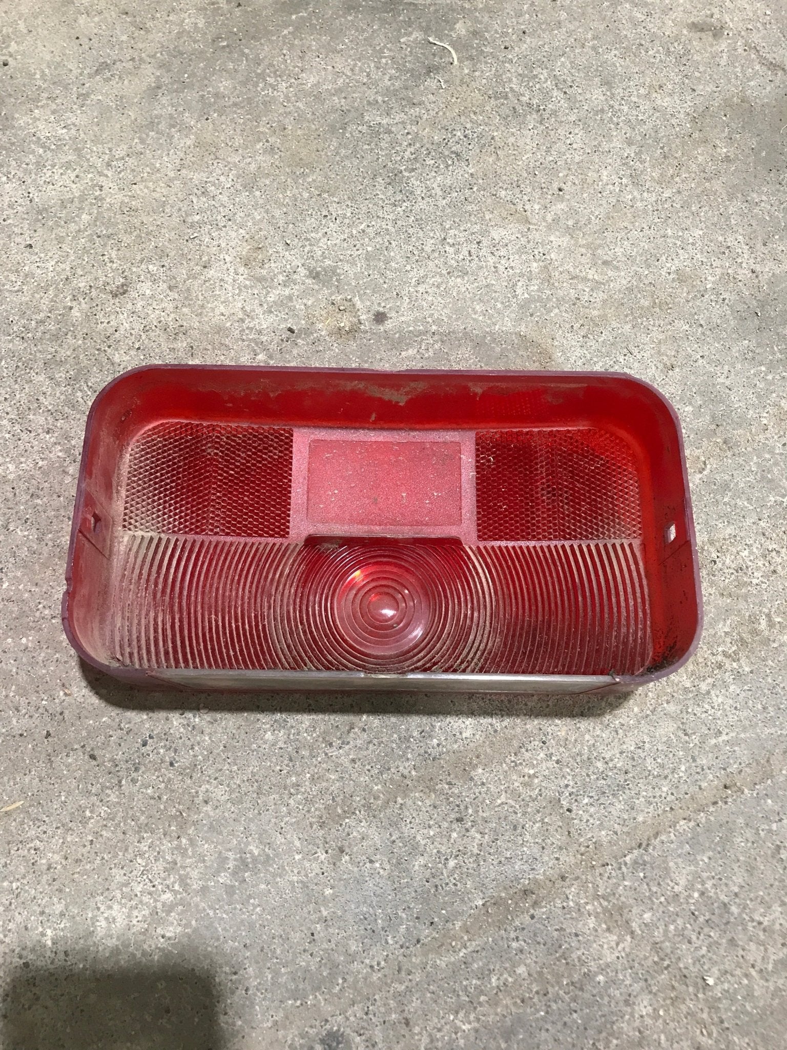 Used RV Tail Light Assembly Replacement Lens SAE - AIST 01 OPTRONICS - Young Farts RV Parts