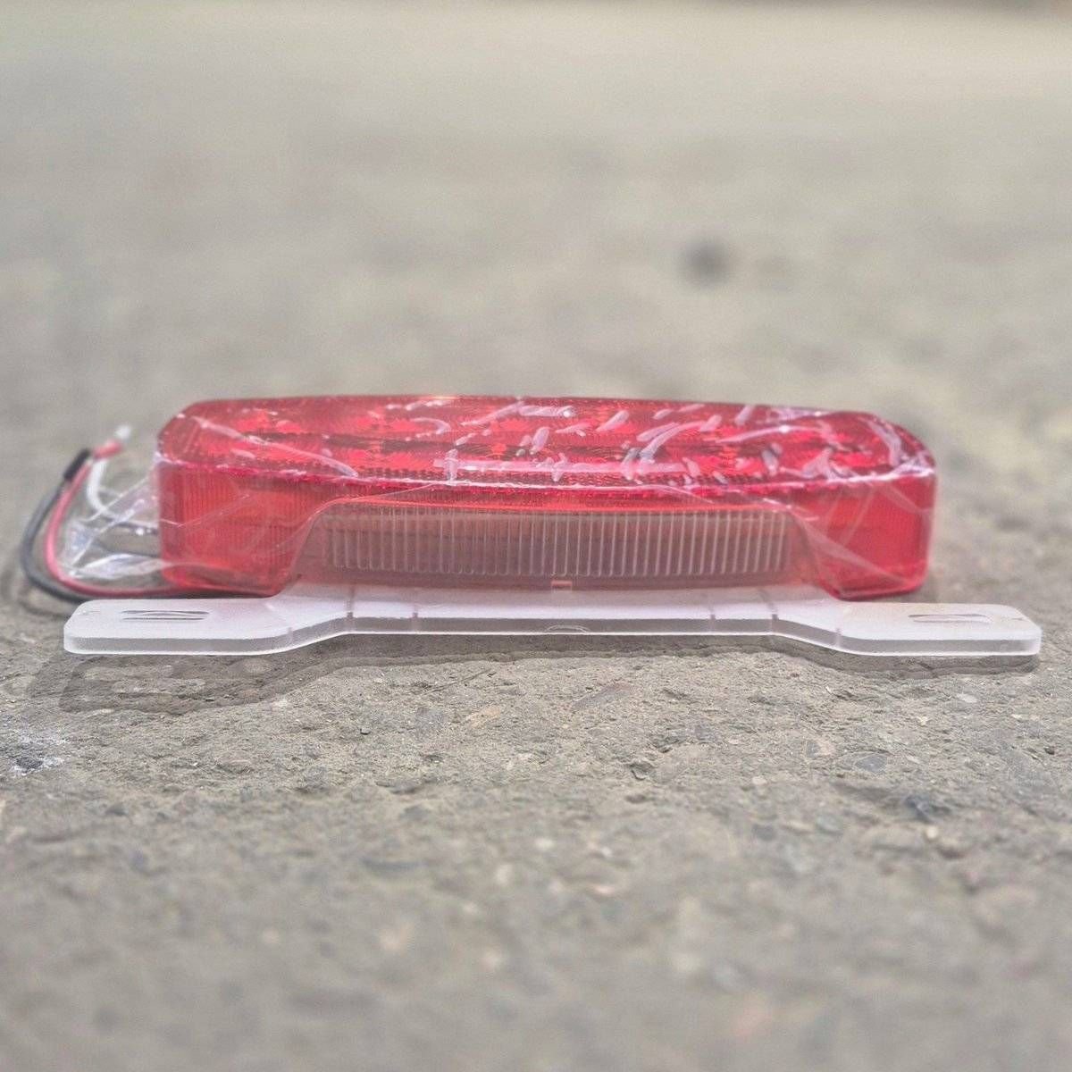 Used RV Tail Light Assembly, With License Plate Bracket, 8.625