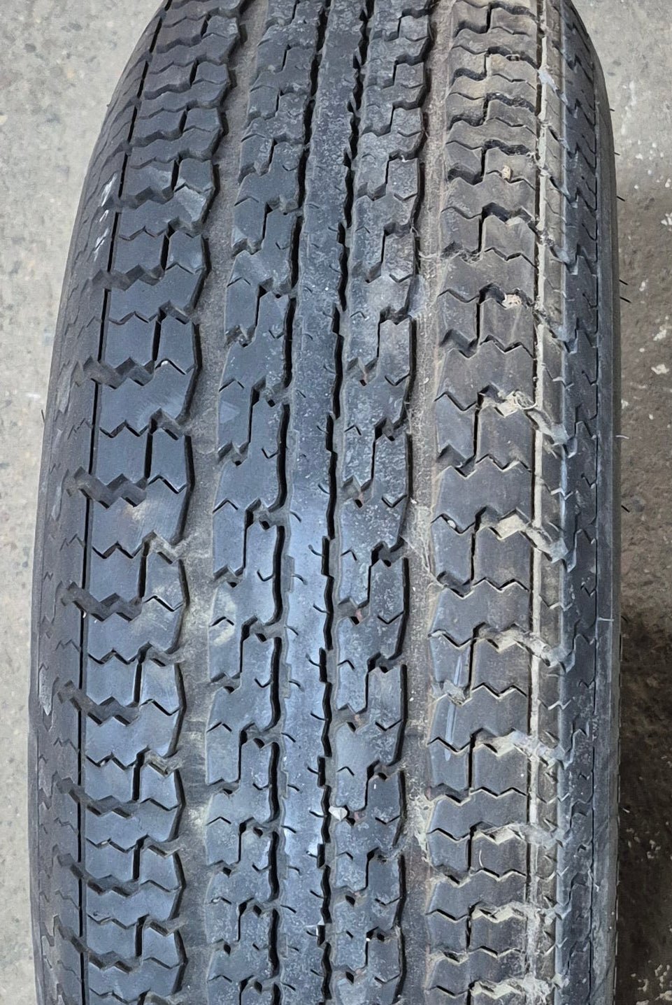 Used RV Tire & Rim 15" - 6 bolt - Young Farts RV Parts