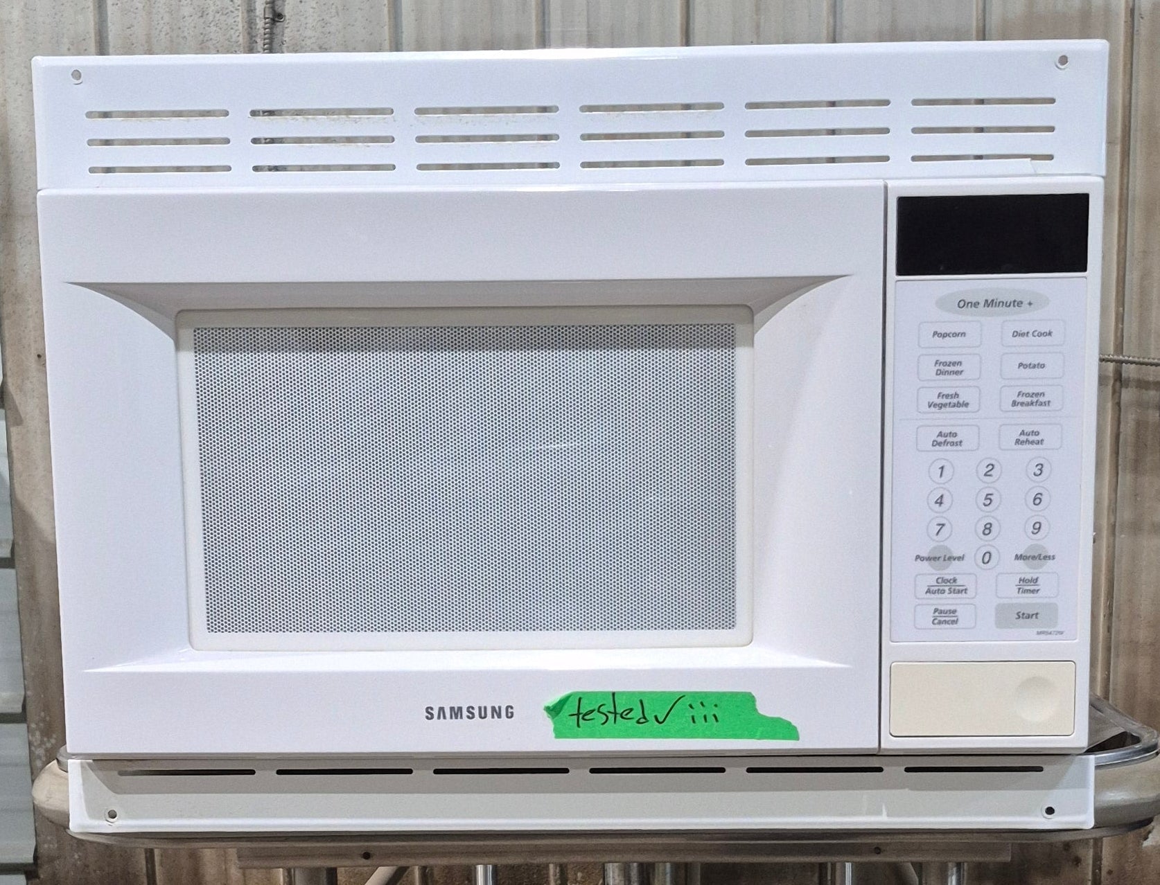Used Samsung RV Microwave 20 1/4" W x 11 1/2" H x 13 1/2" D - Young Farts RV Parts