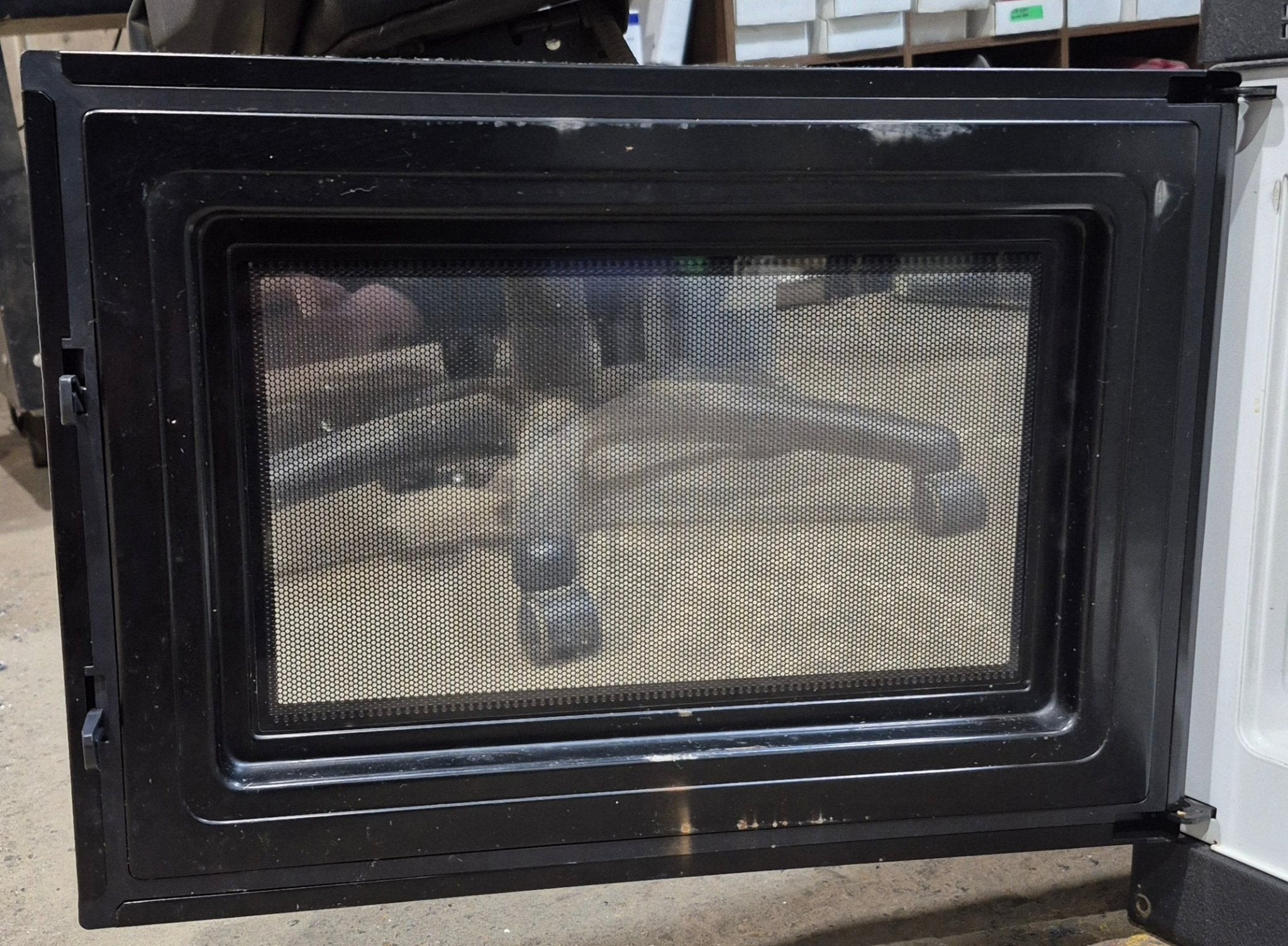 Used SAMSUNG RV Microwave 21 1/2" W x 12 1/" H x 14 1/2" D - Young Farts RV Parts