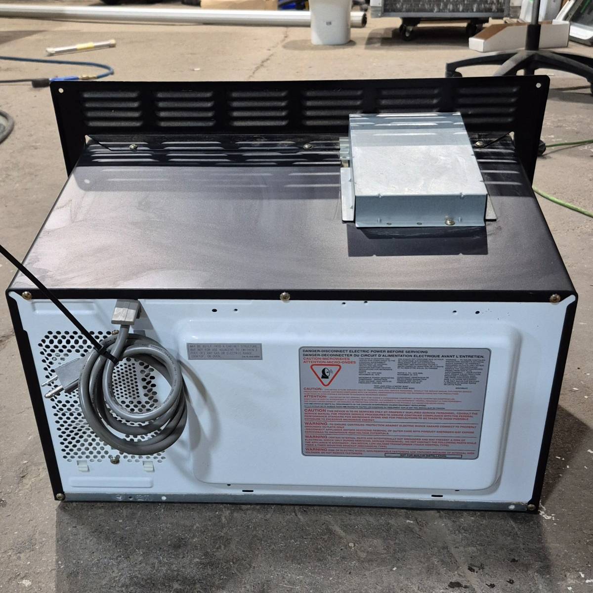 Used Samsung RV Microwave - MR1032BB - Young Farts RV Parts