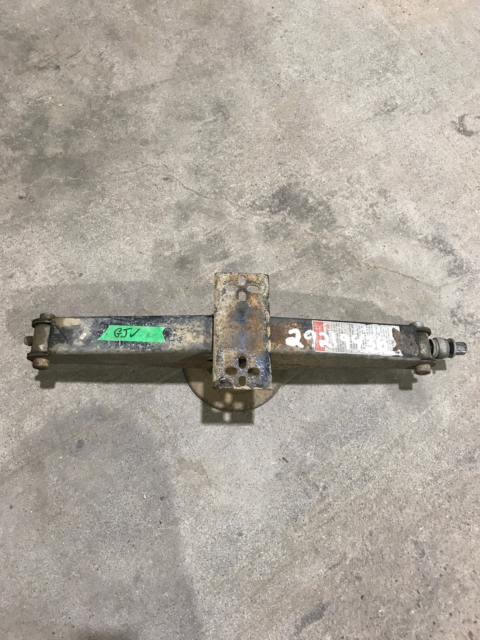 Used Stabilizer Jack 26" - Young Farts RV Parts