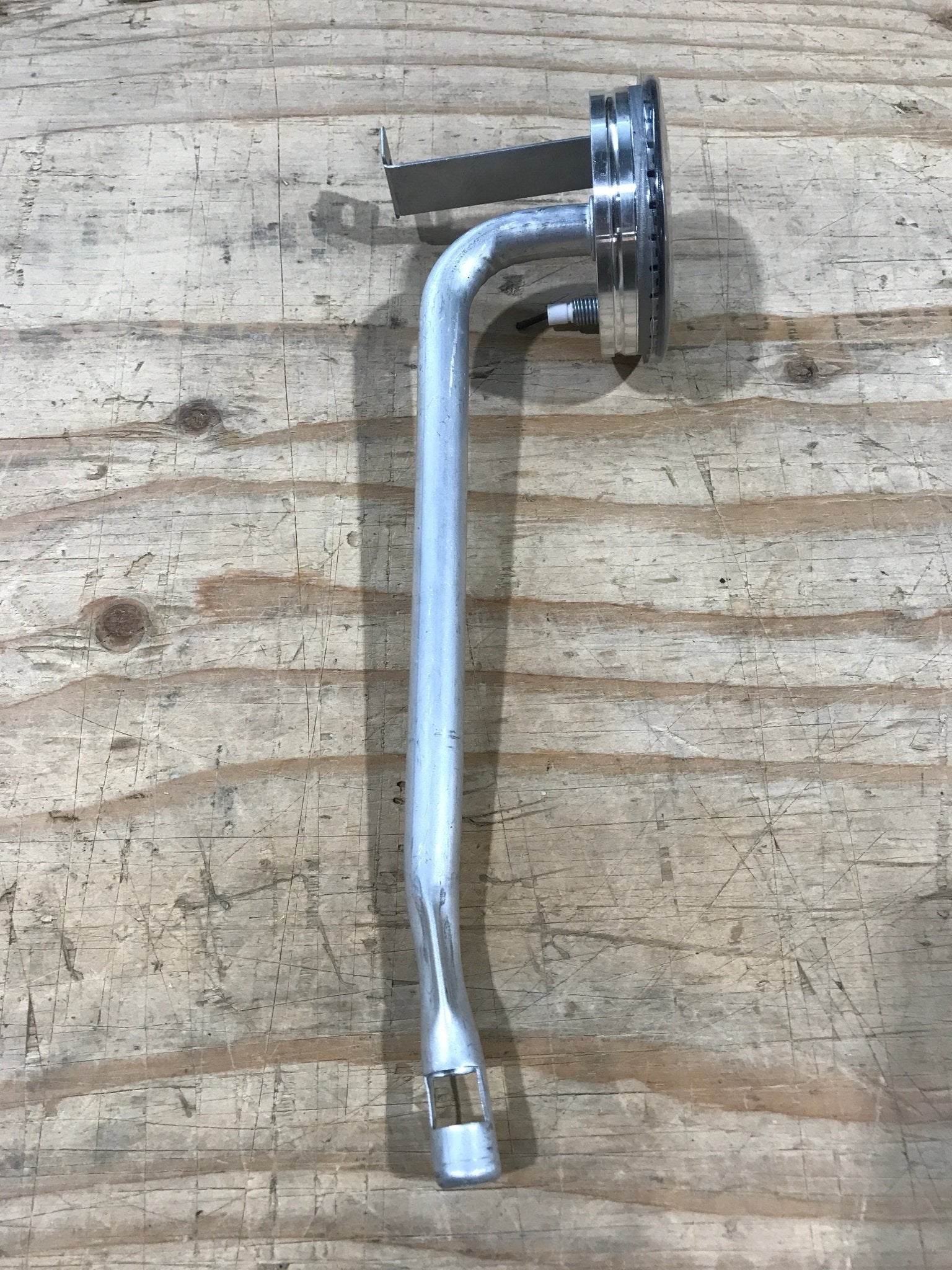 Used Suburban Assembly Left Rear 011000 - Young Farts RV Parts