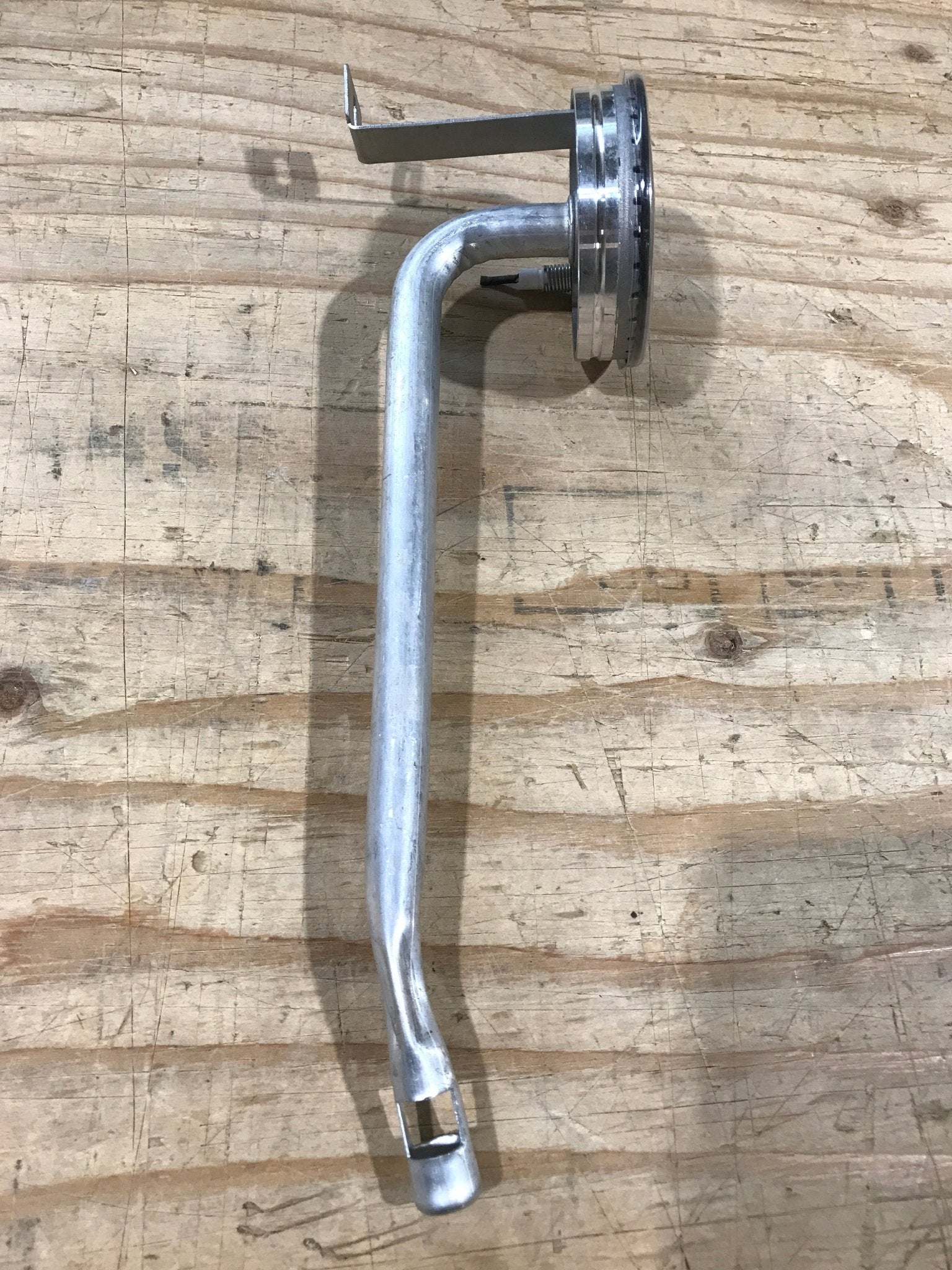 Used Suburban Assembly Right Rear 010998 - Young Farts RV Parts