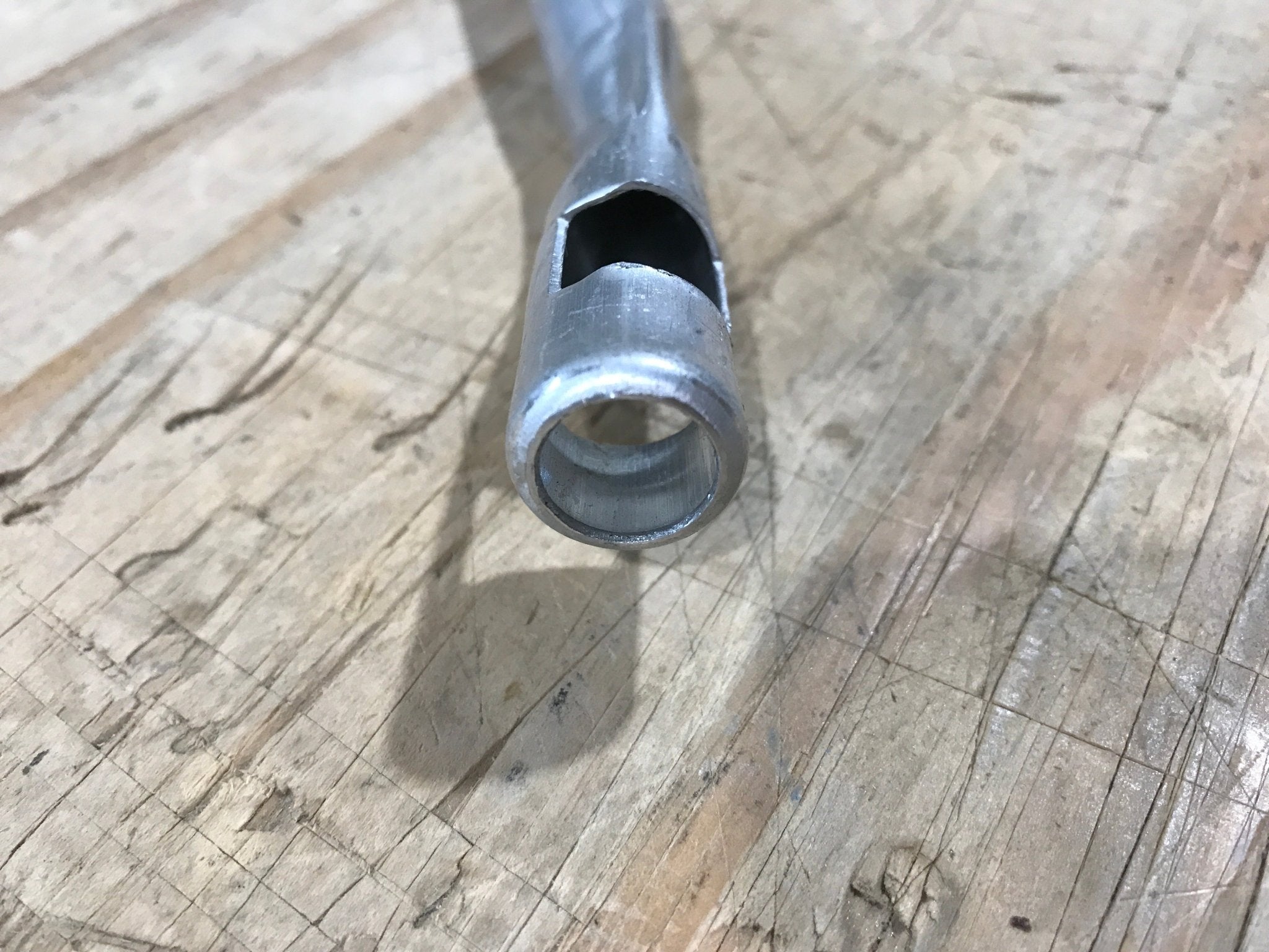 Used Suburban Assembly Right Rear 010998 - Young Farts RV Parts