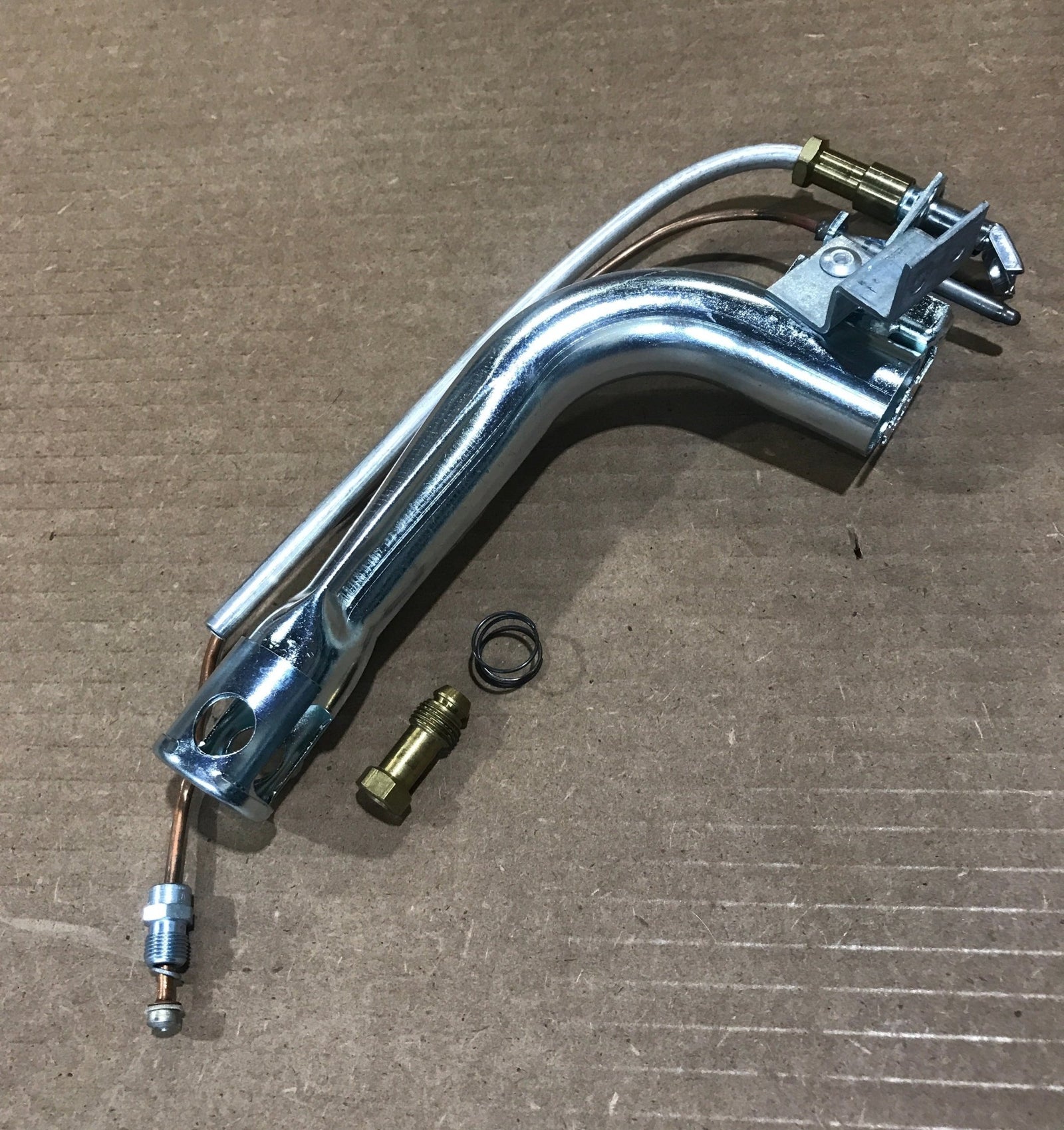 Used Suburban Large Burner Assembly - 520564 - Young Farts RV Parts