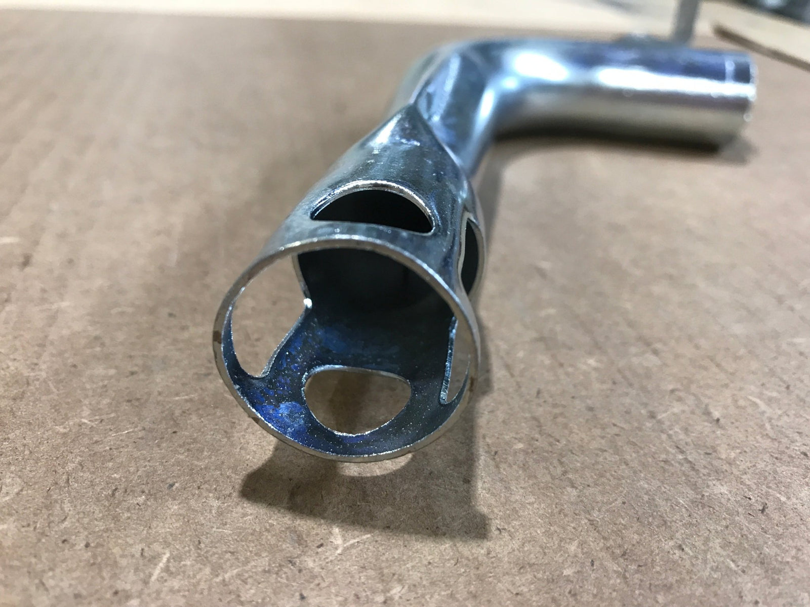 Used Suburban Large Burner Assembly - 520565 - Young Farts RV Parts