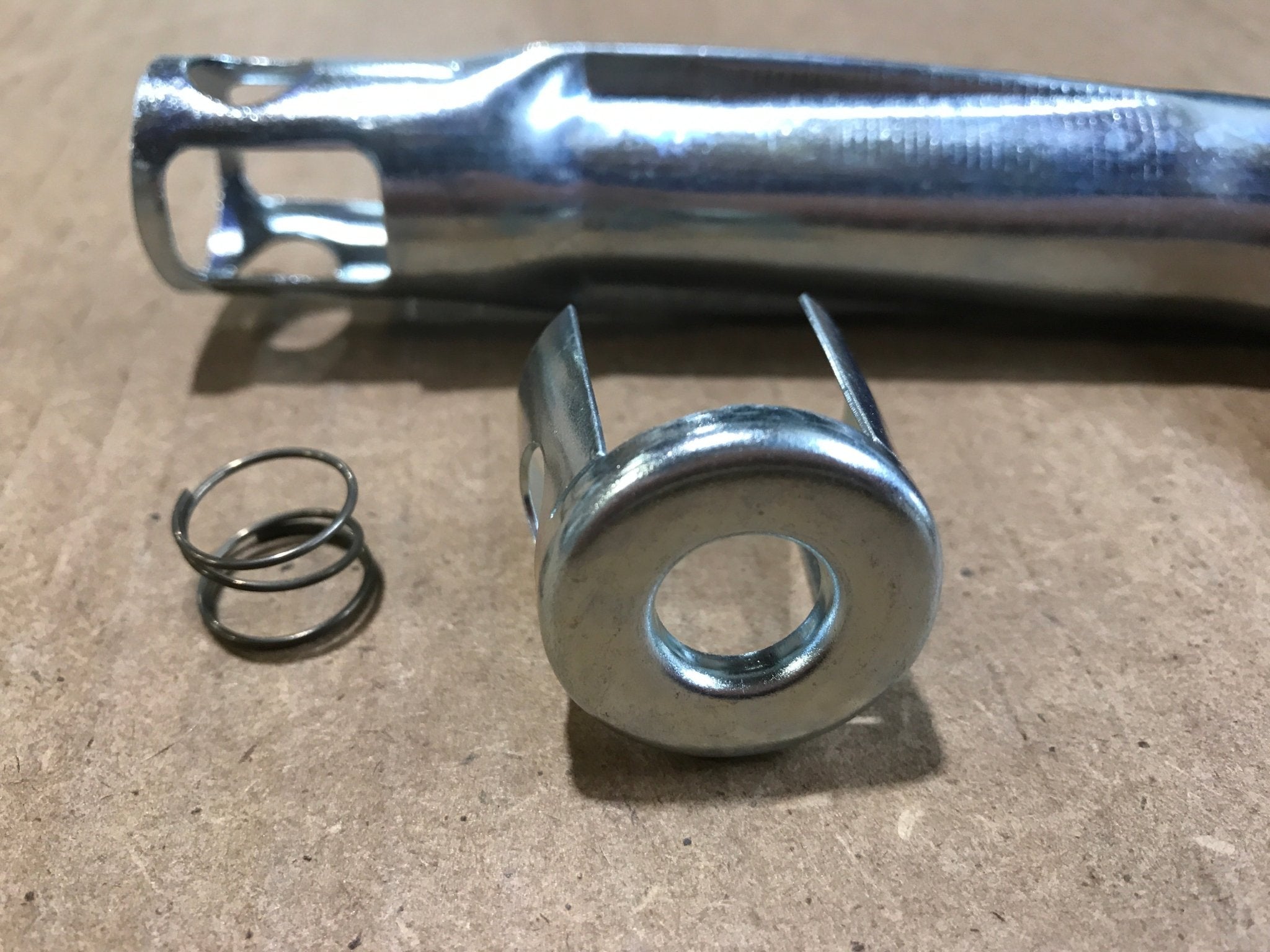 Used Suburban Large Burner Assembly - 520565 - Young Farts RV Parts