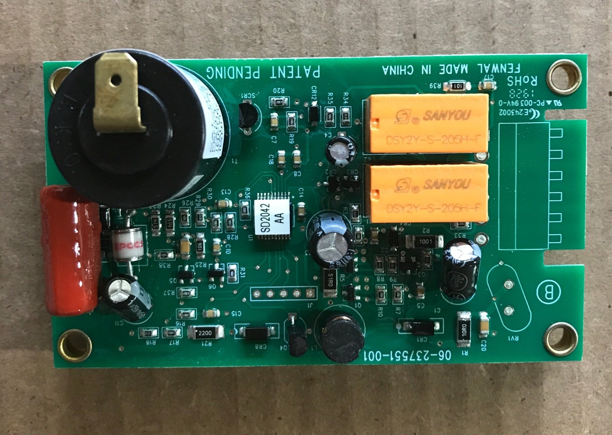 USED Suburban Mfg (Fenwal) Ignition Control Circuit Board 520814MC - Young Farts RV Parts