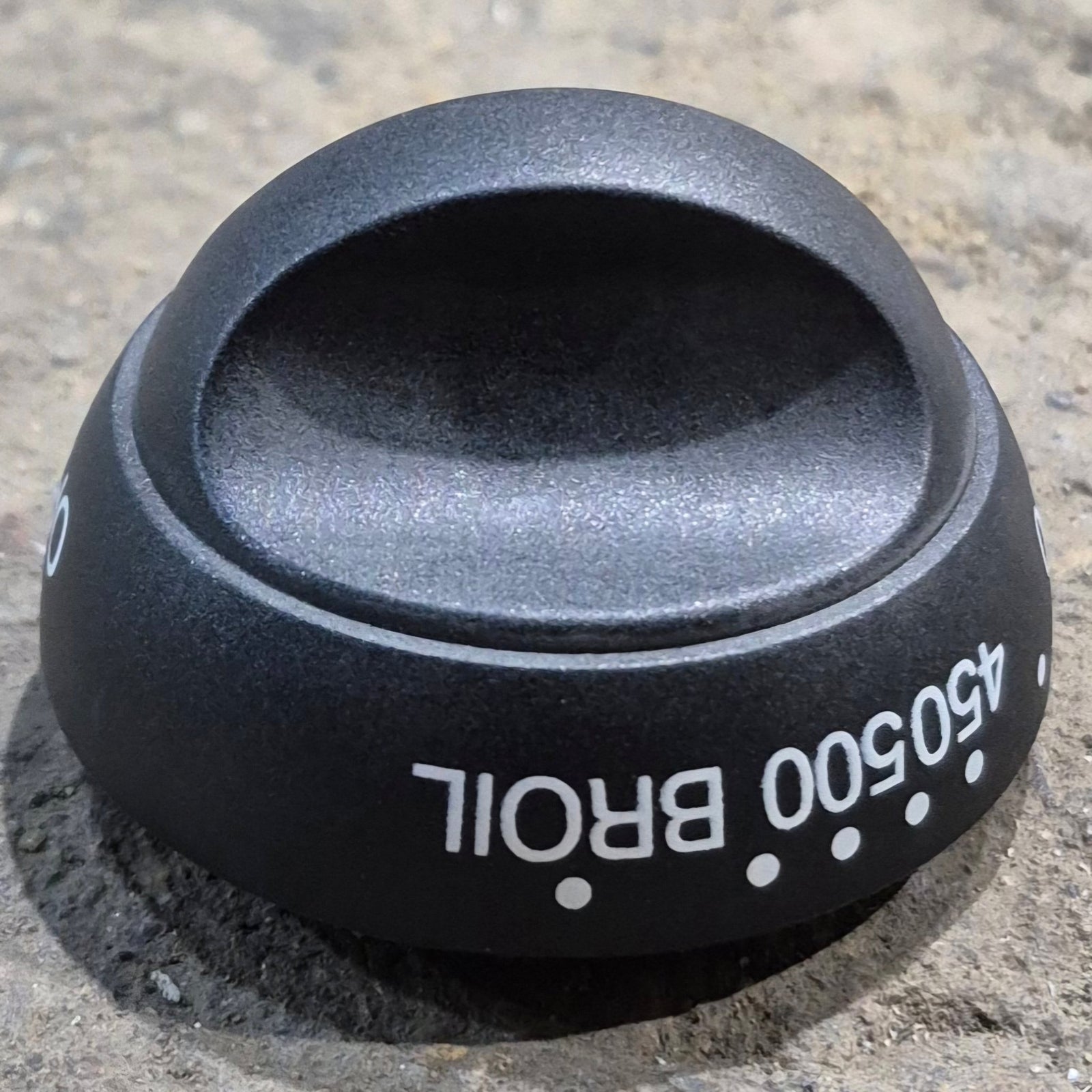 Used Suburban Oven Control Knob - 140257 - Young Farts RV Parts