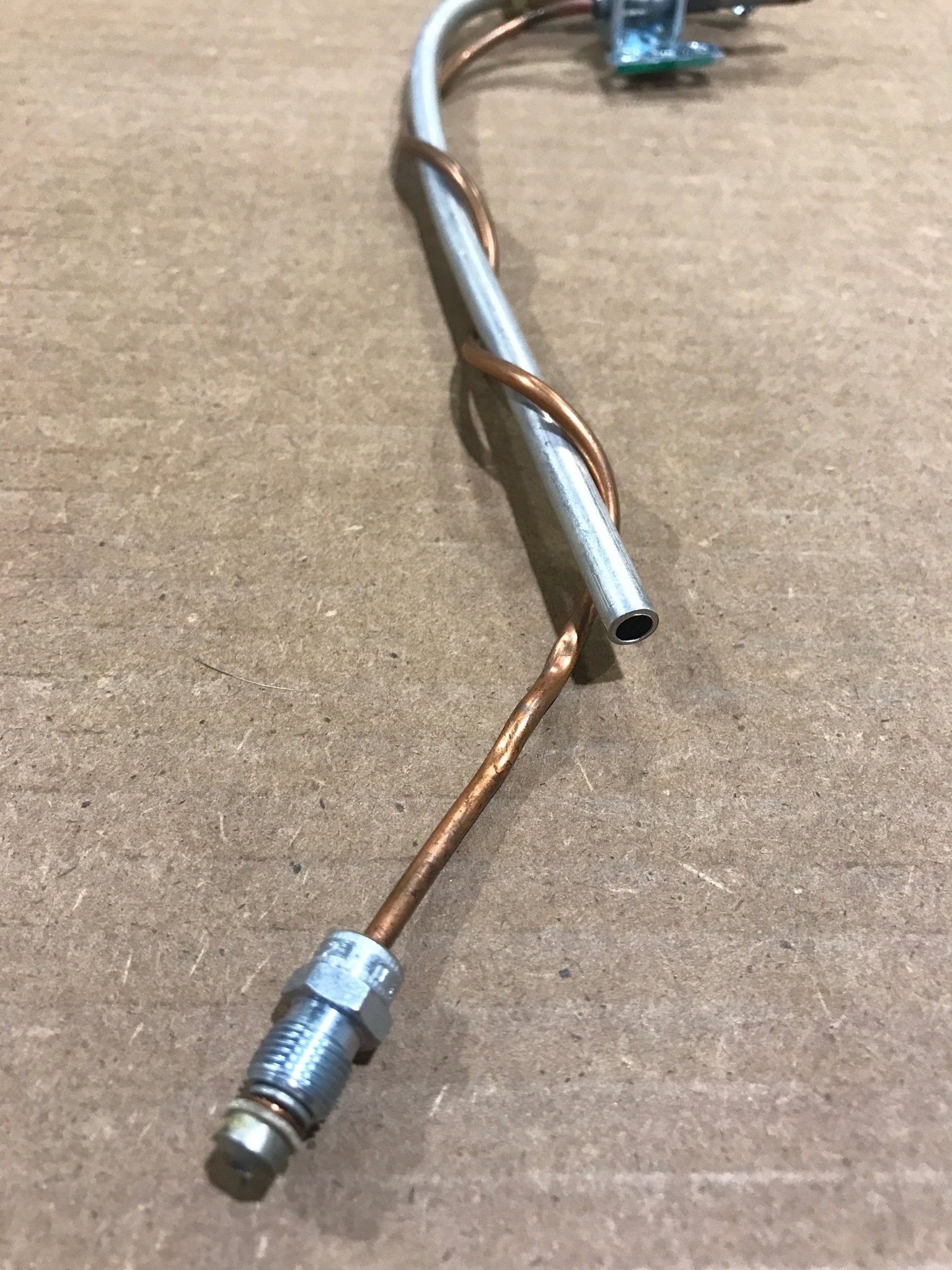 Used Suburban Pilot Assembly - 520567 - Young Farts RV Parts