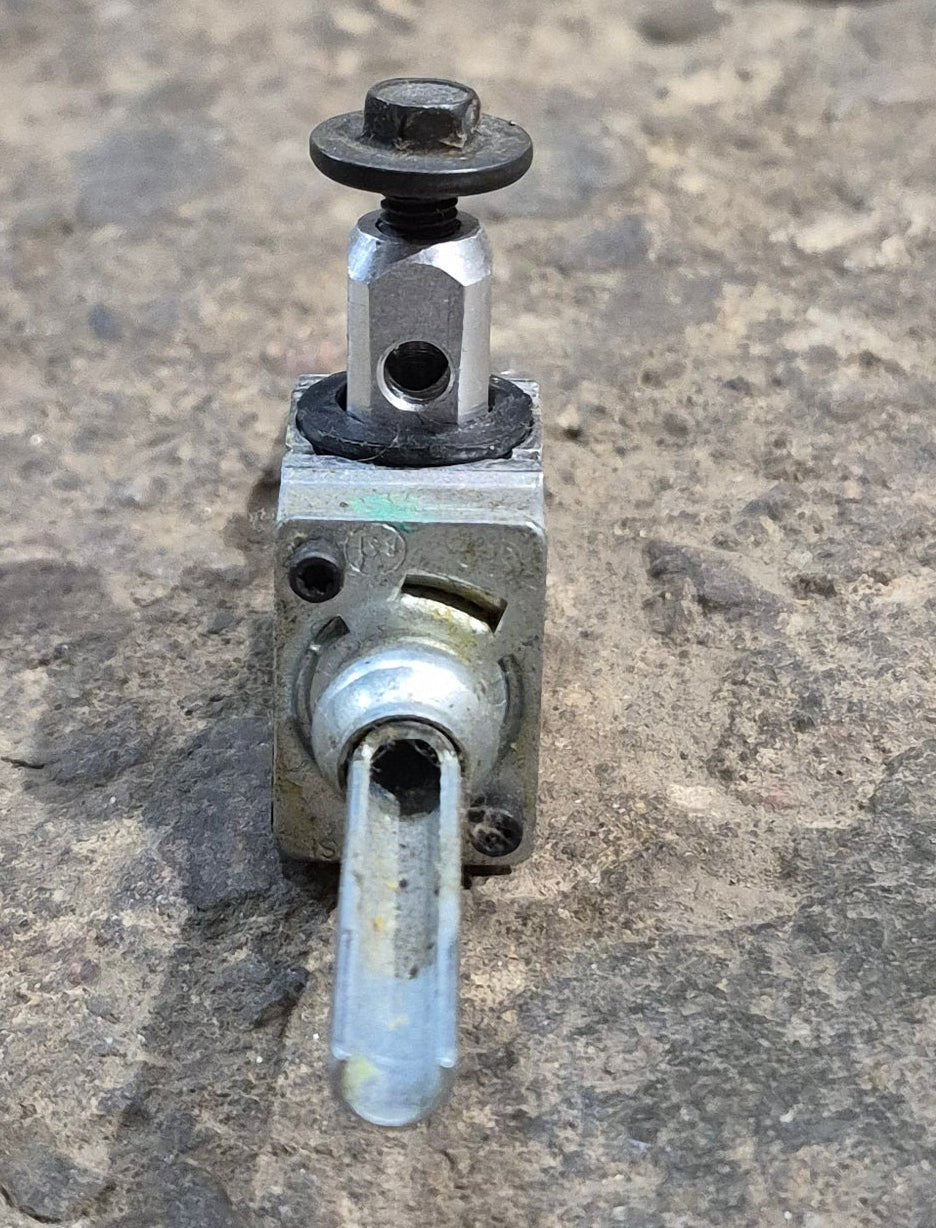 Used Suburban Top Burner Valve, Rear Left & Right - 161204 - Young Farts RV Parts