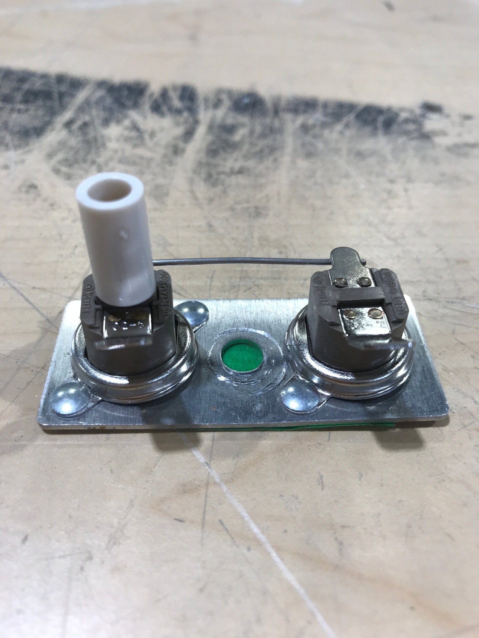Used Suburban Water Heater Thermostat Switch - 232282 - Young Farts RV Parts