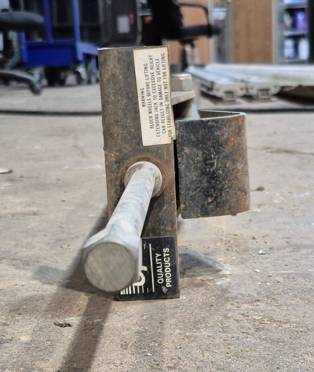 Used Telescopic Stabilizer Jack 79 3/4" - Young Farts RV Parts