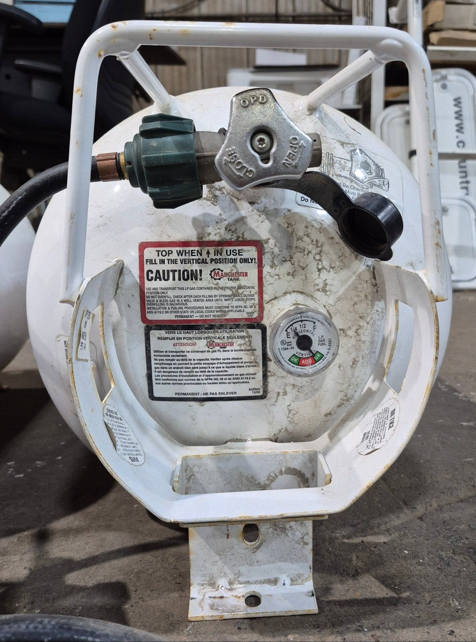 Used Truck Camper Propane Tank Assembly, Horizontal Mount, 30 Pound - Young Farts RV Parts