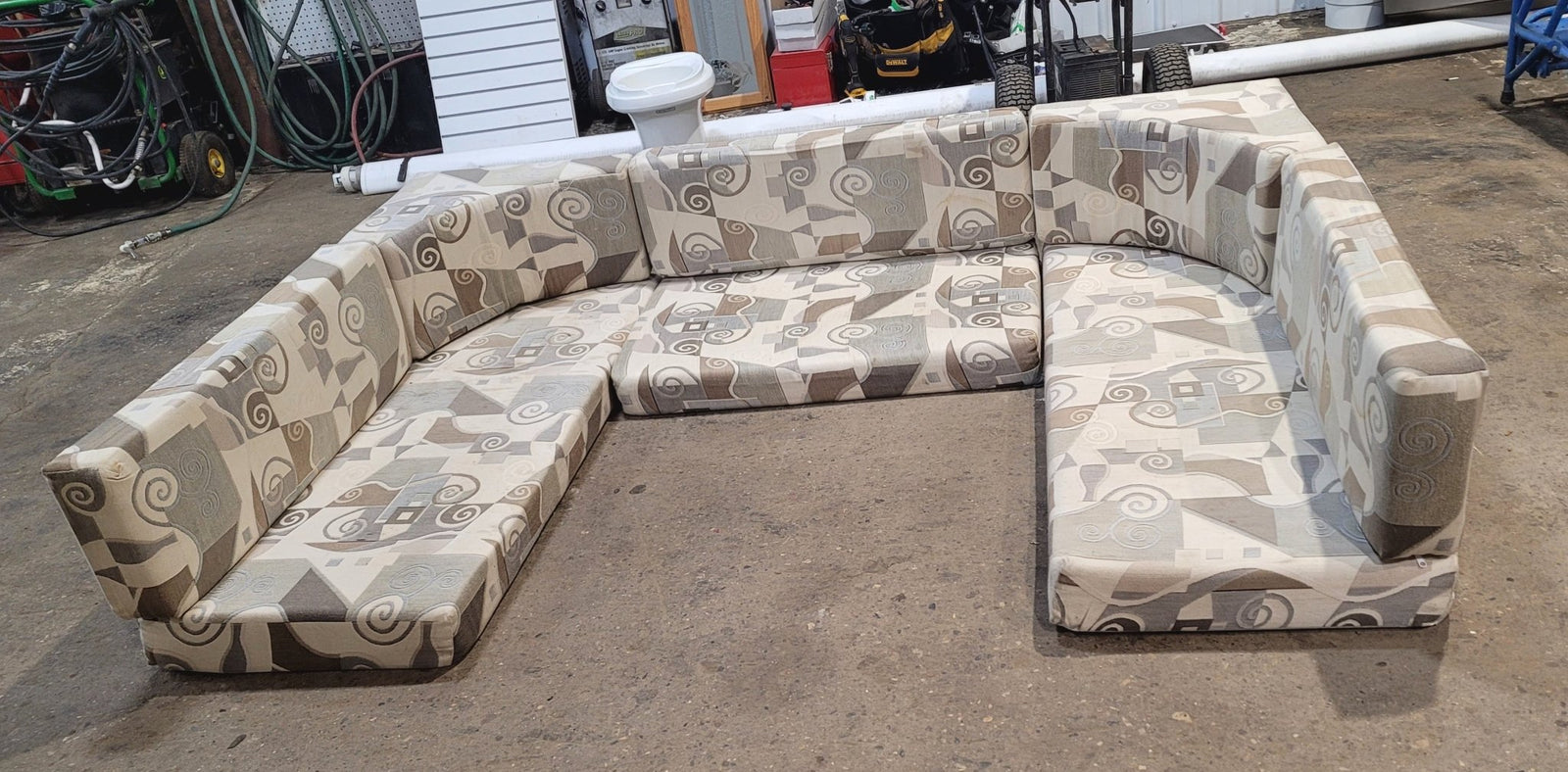 Used U - Shaped Dinette Cushion Set - 8 piece - 86