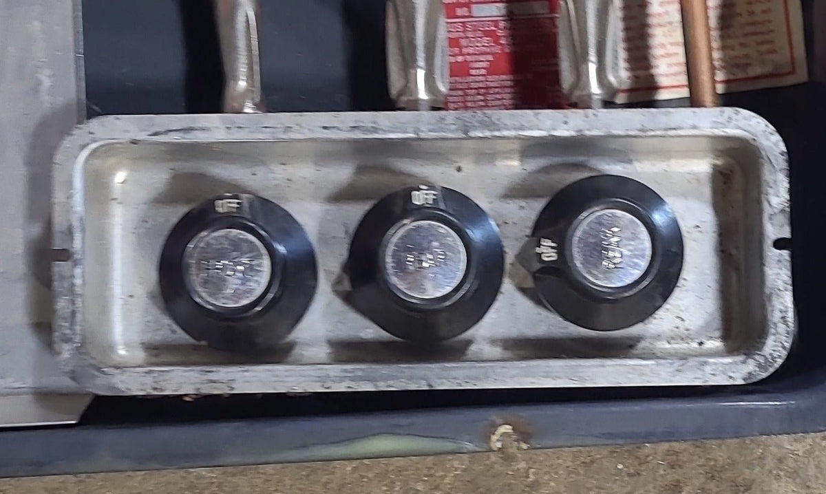 Buy Used VINTAGE/ RETRO 3 Burner RV Range / Cooktop - Underwriters ...