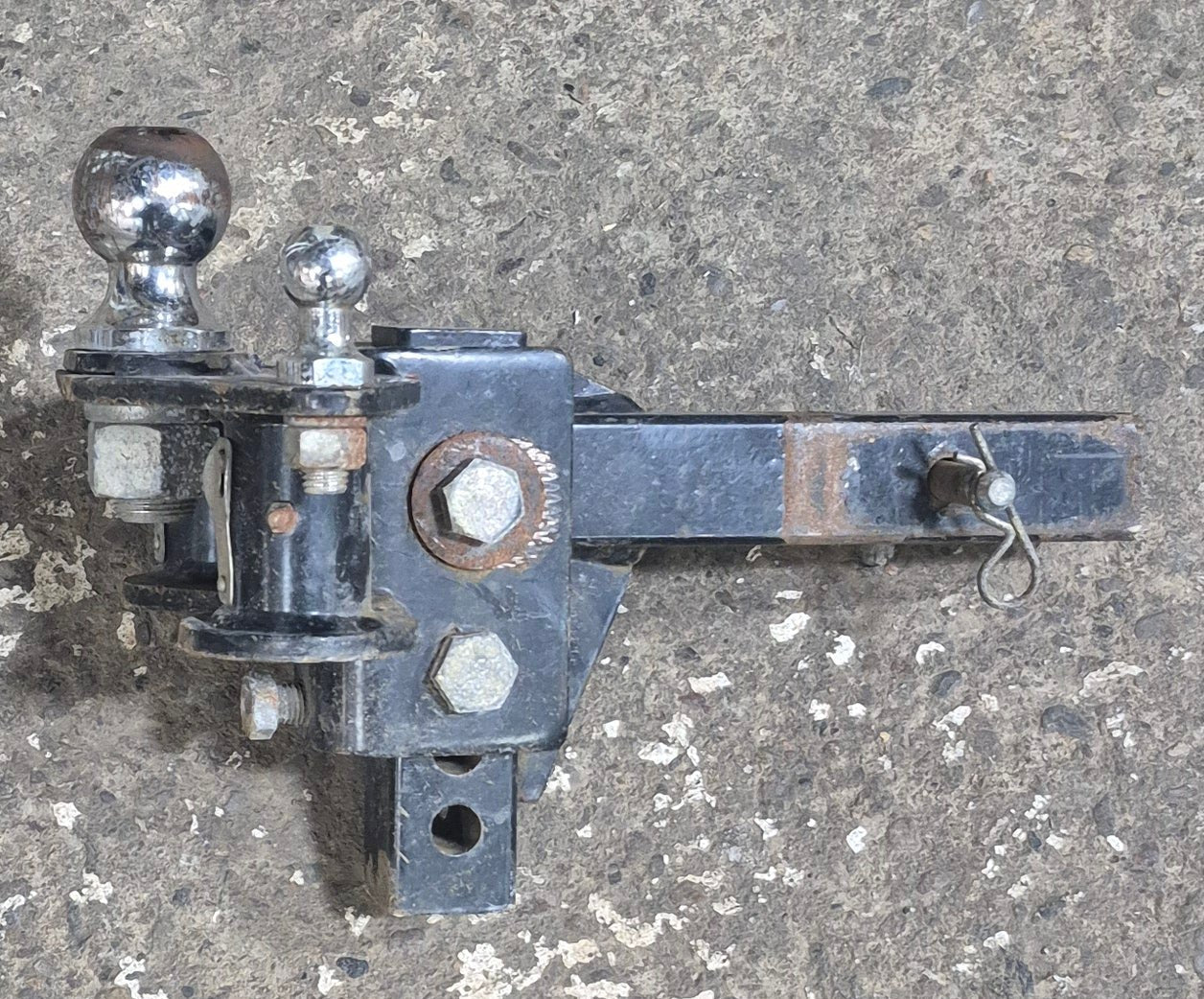 Used Weight Distribution Hitch System - Young Farts RV Parts