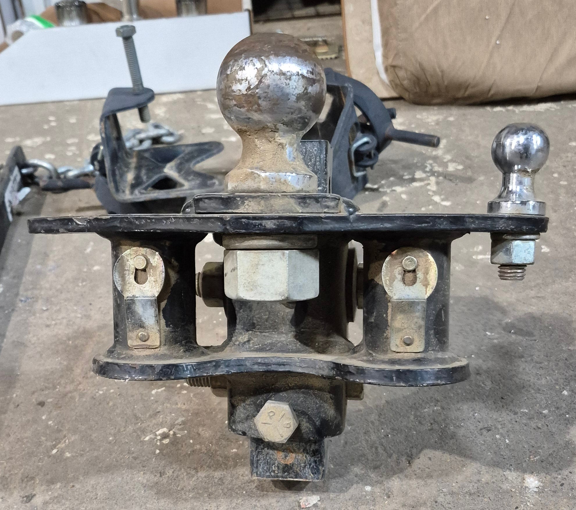 Used Weight Distribution Hitch System - Young Farts RV Parts