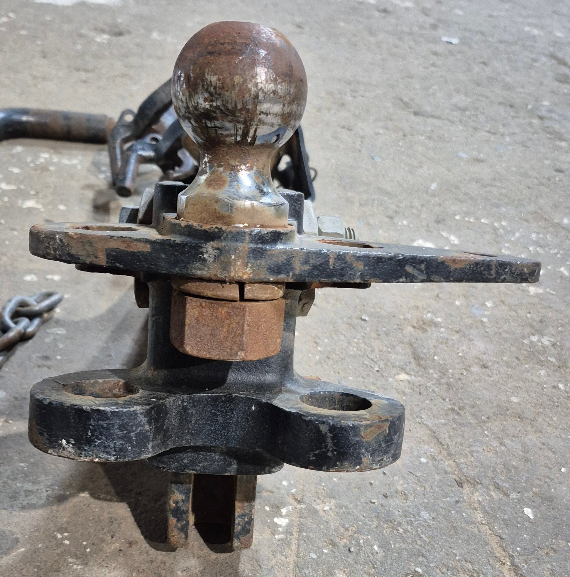 Used Weight Distribution Hitch System - Young Farts RV Parts