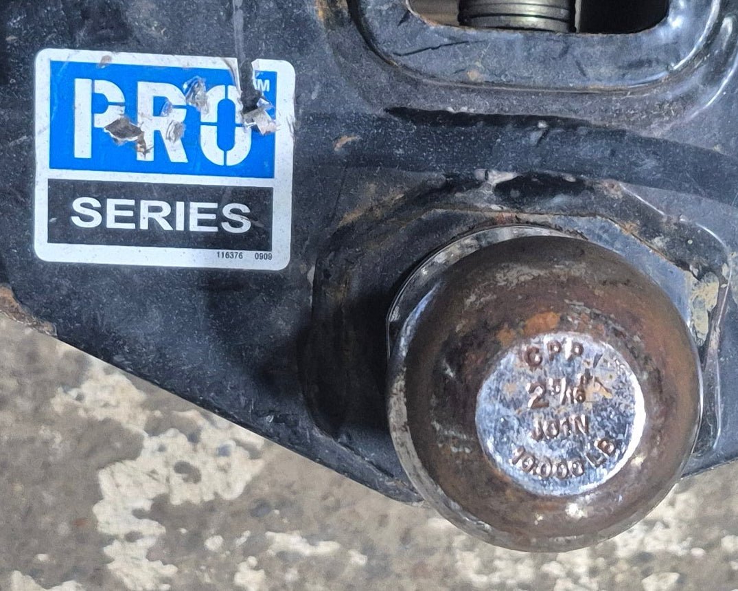 Used Weight Distribution Hitch System - Young Farts RV Parts