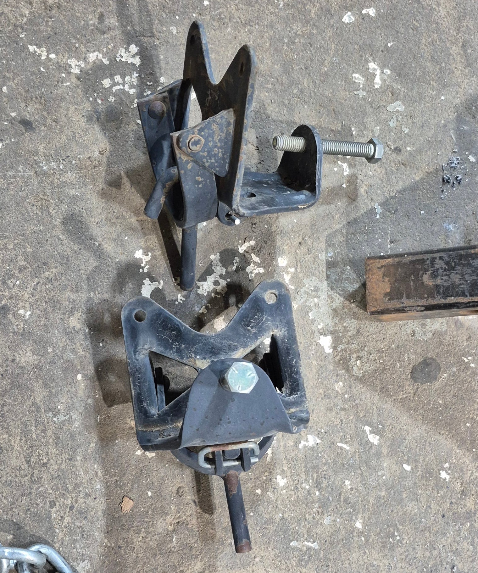 Used Weight Distribution Hitch System - Young Farts RV Parts