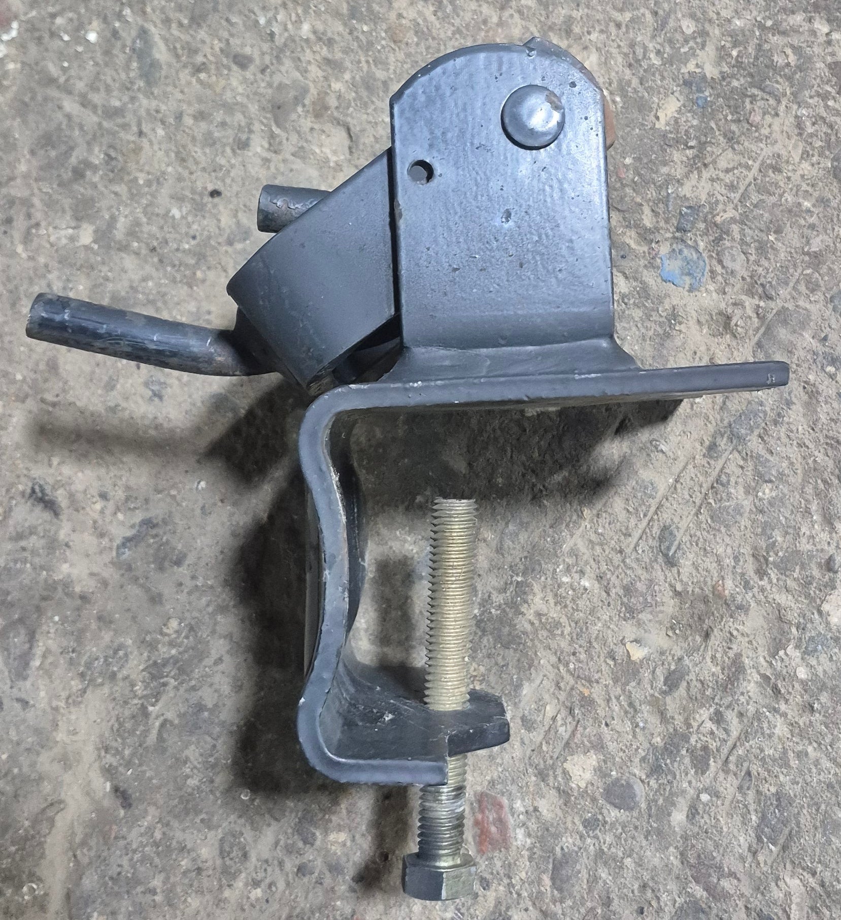 Used Weight Distribution Hitch System - Young Farts RV Parts