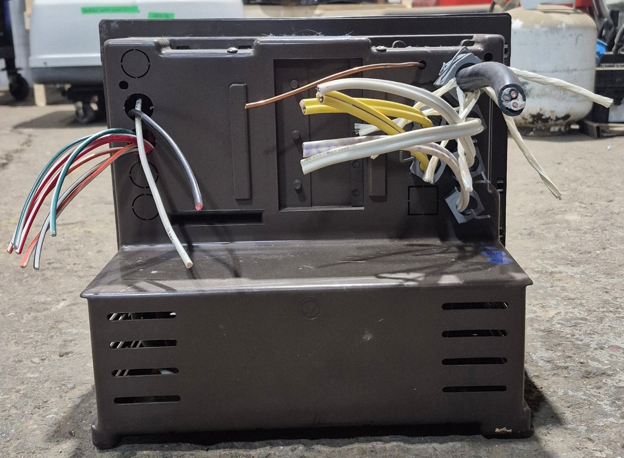 Used WFCO 35 AMP Converter WF - 8935AN - Young Farts RV Parts