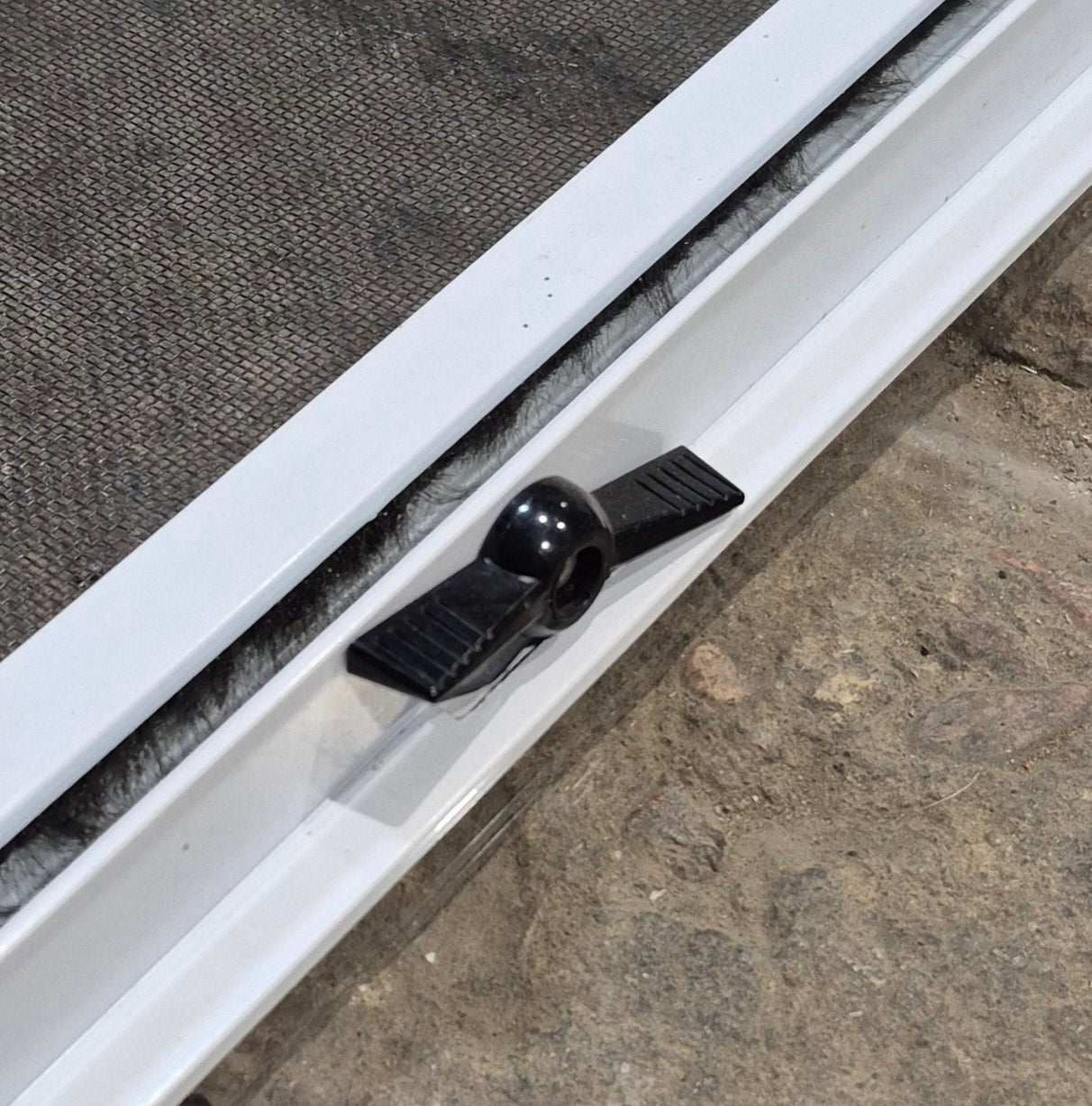 Used White Radius Emergency Opening Window : 25 1/2" W x 19 1/2" H x 1 1/4" D - Young Farts RV Parts