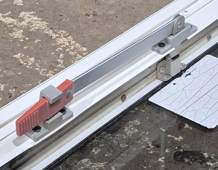 Used White Radius Emergency Opening Window : 29 1/4" W x 19 1/4" H x 1 3/4" D - Young Farts RV Parts