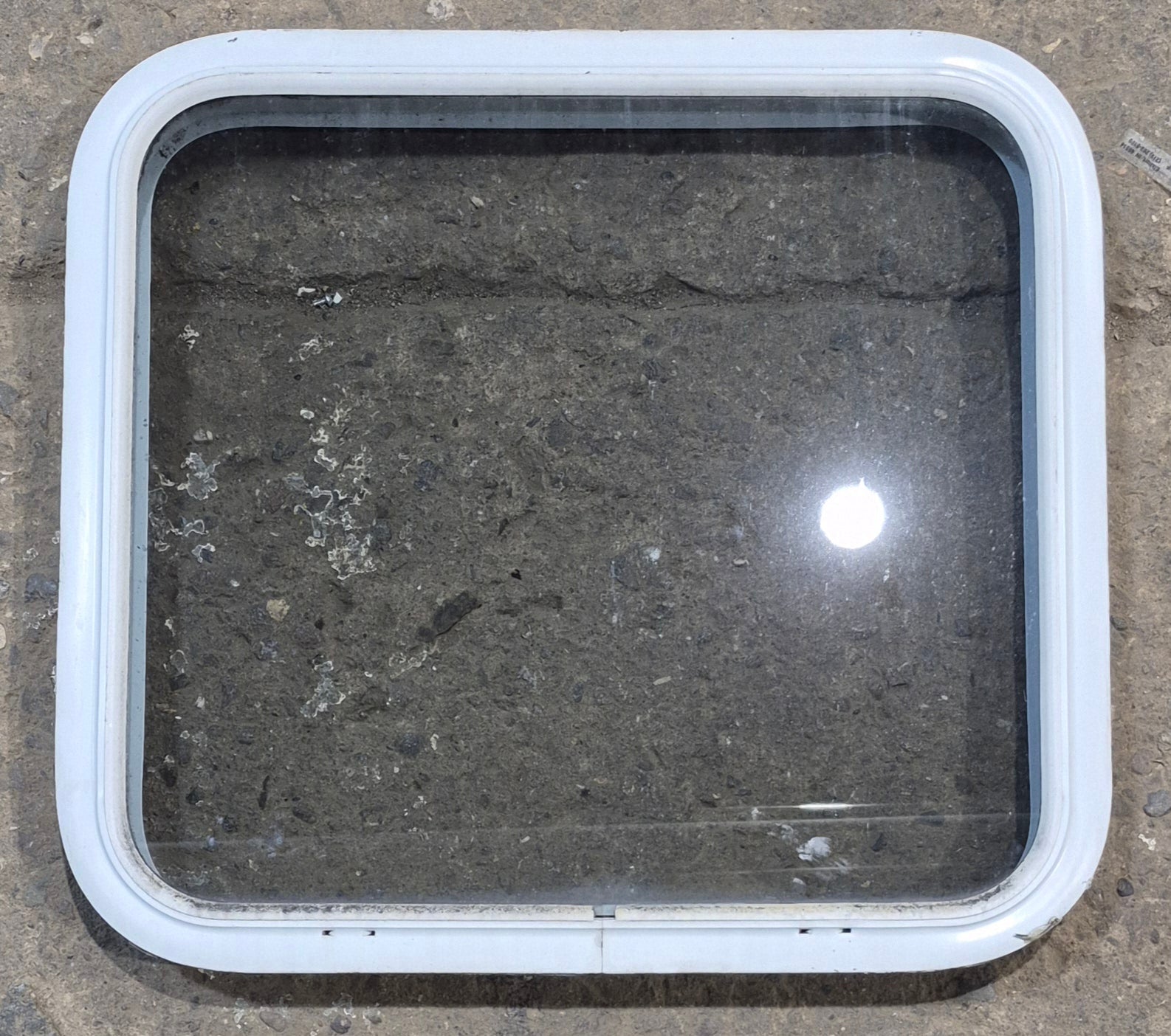 Used White Radius Non Opening Window : 23 1/2" W x 21 1/4" H x 1 7/8" D - Young Farts RV Parts