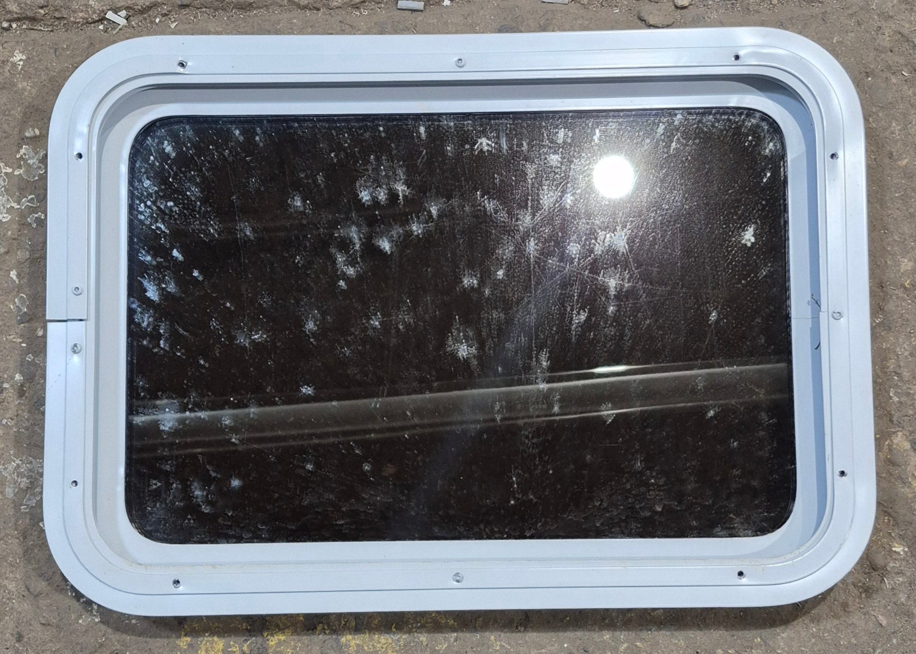 Used White Radius Non Opening Window : 24" W x 16 1/2" H x 1 7/8" D - Young Farts RV Parts