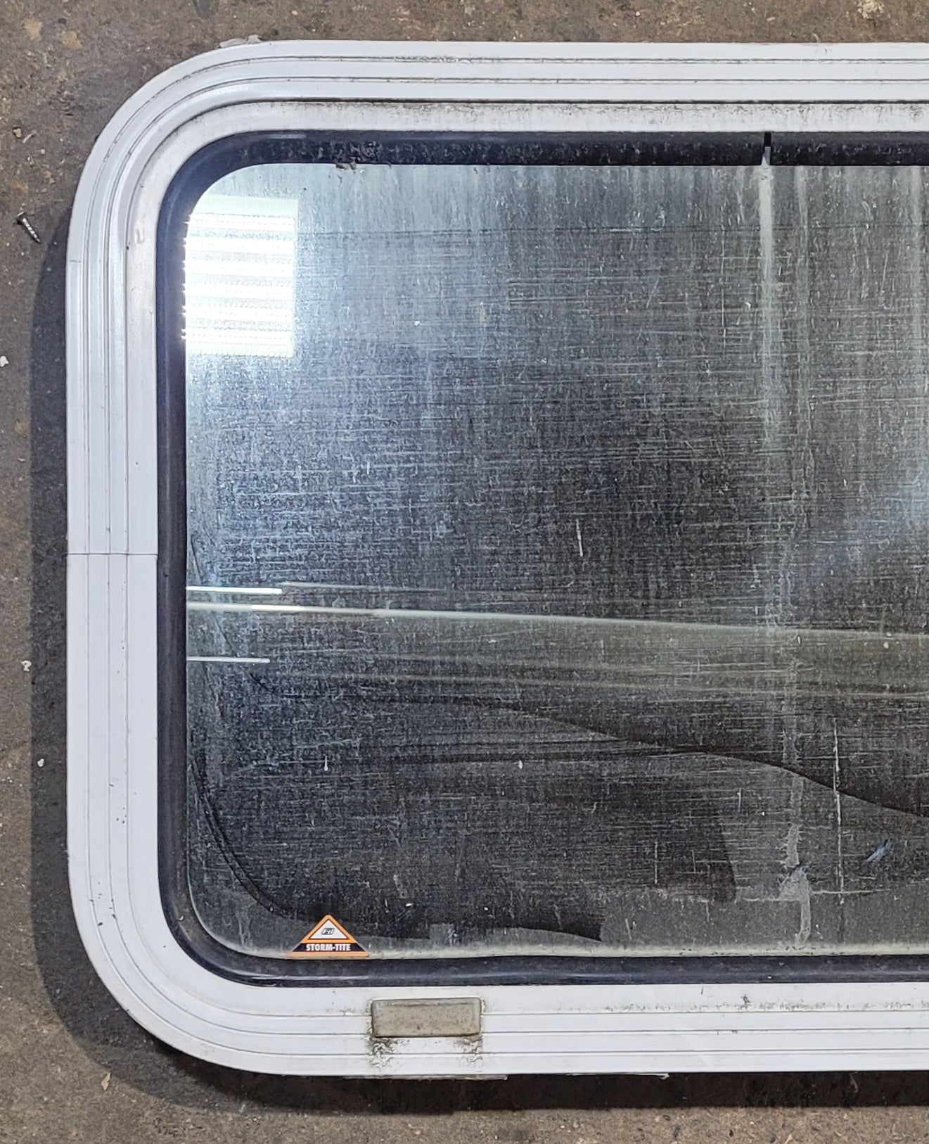 Used White Radius Non Opening Window : 24