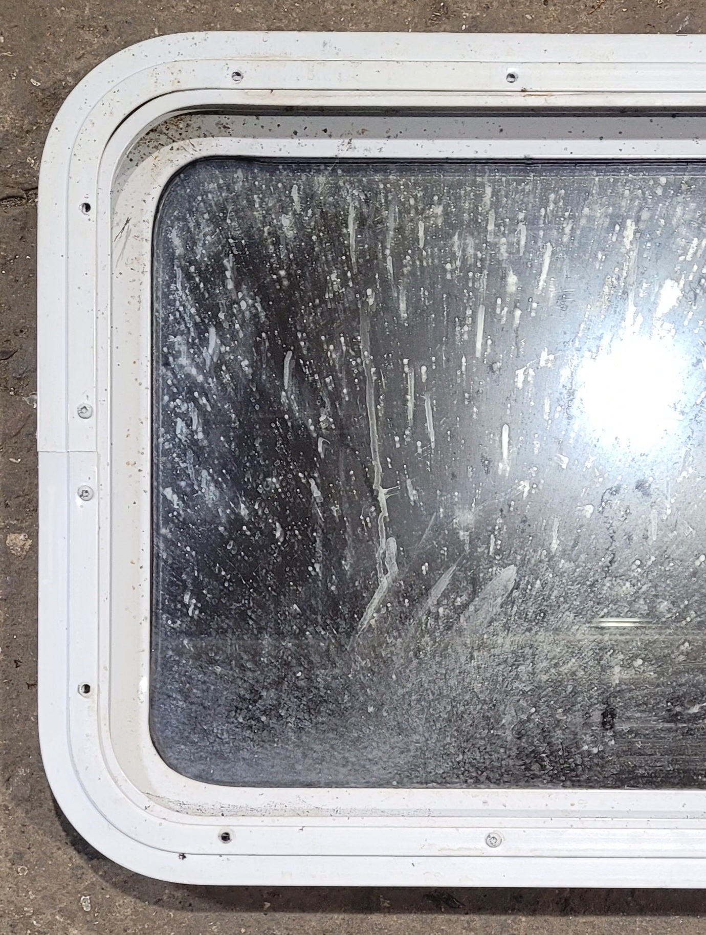 Used White Radius Non Opening Window : 24