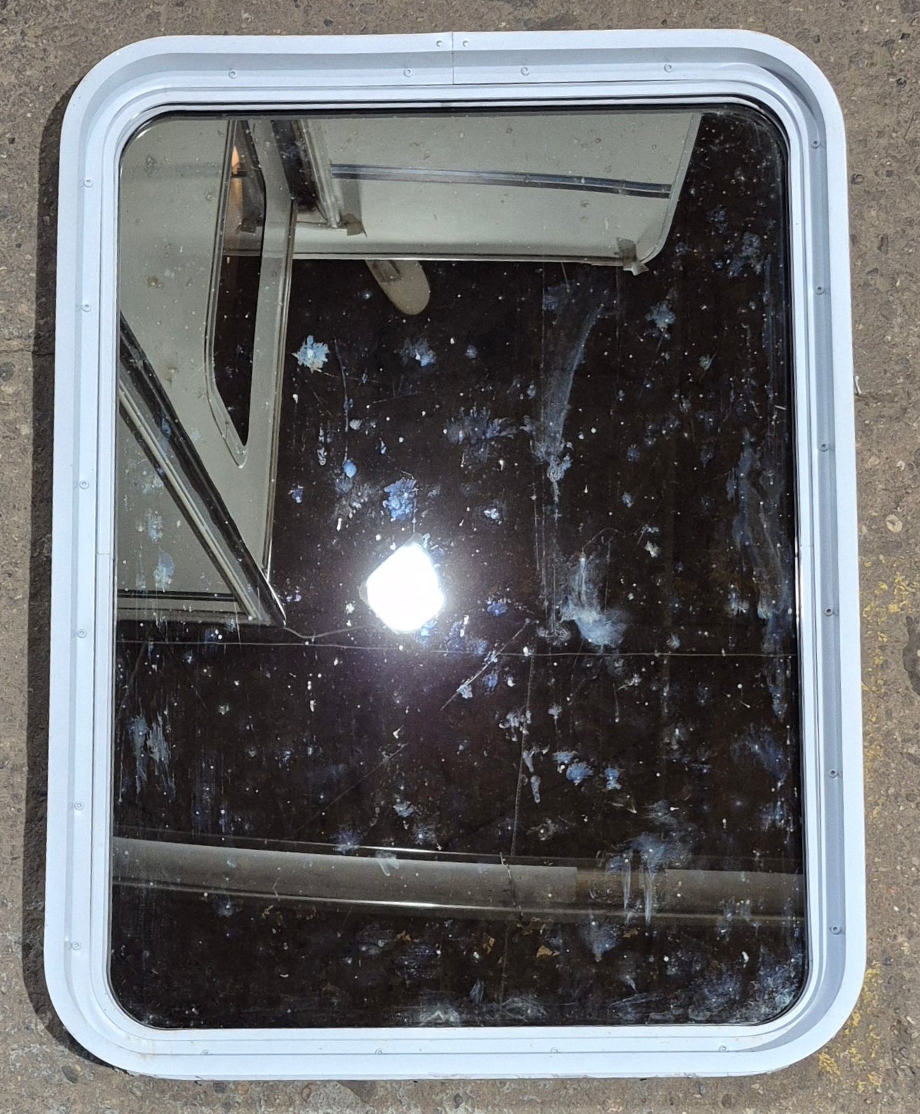 Used White Radius Non Opening Window : 26 1/4" W x 35 1/2" H x 1 7/8" D - Young Farts RV Parts