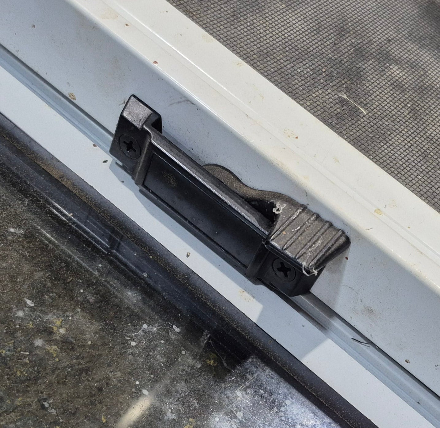 Used White Radius Opening Window : 23 1/4" W x 14 3/4" H x 1 7/8" D - Young Farts RV Parts