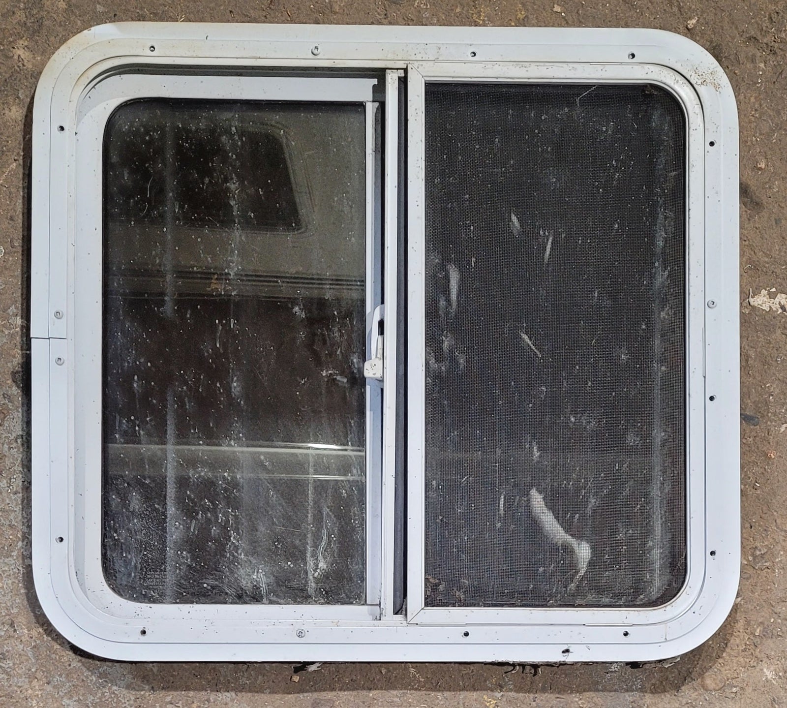 Used White Radius Opening Window : 24