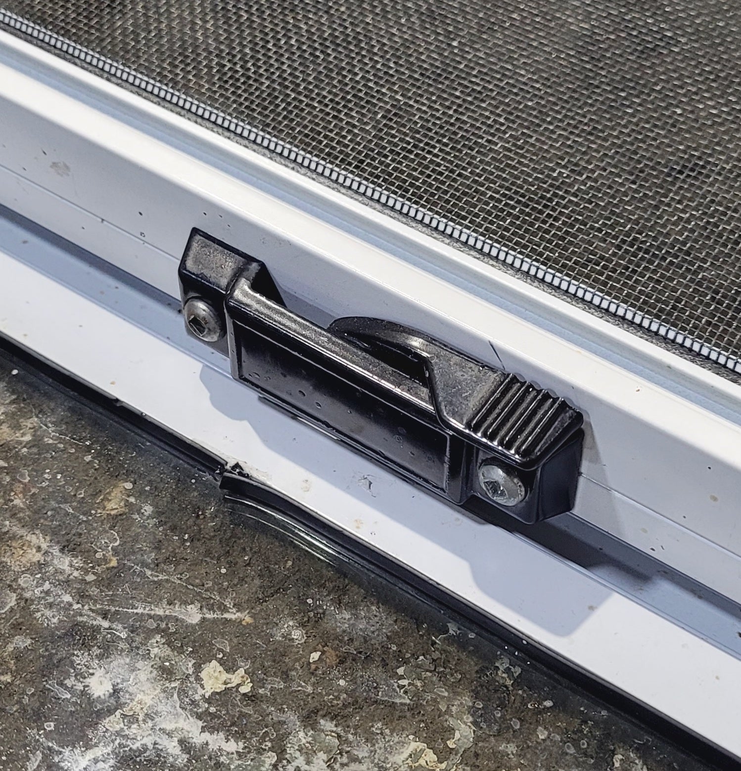 Used White Radius Opening Window : 24