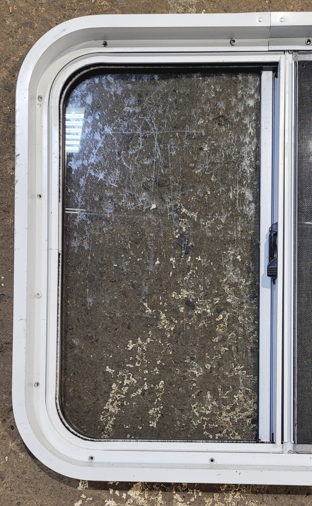 Used White Radius Opening Window : 24
