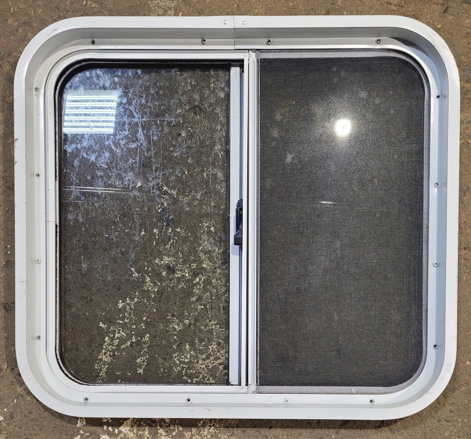 Used White Radius Opening Window : 24