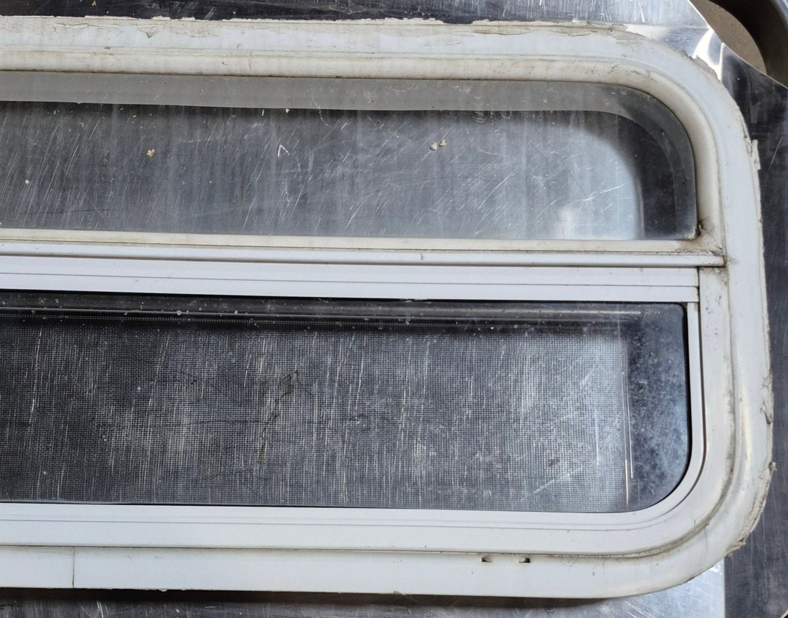 Used White Radius Opening Window : 35 1/2