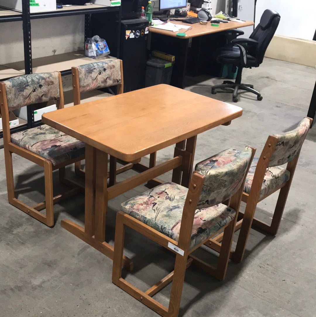 Used RV Dining Table Set- 5 piece - Young Farts RV Parts