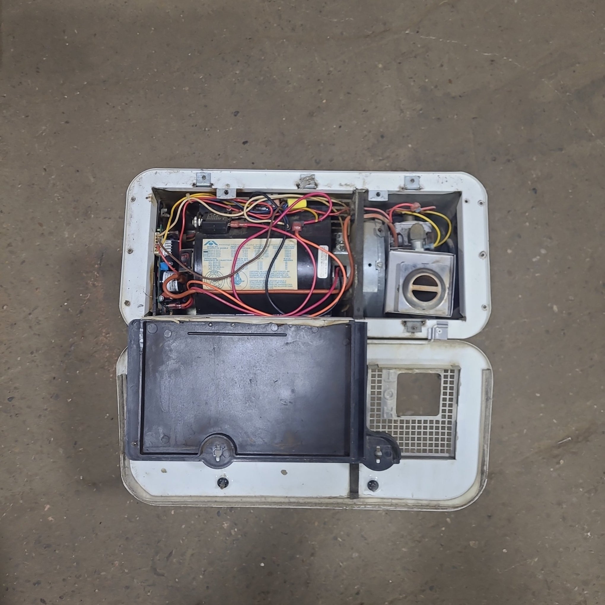 31000 BTU USED 8531-III DCLP Atwood HYDROFLAME Propane Furnace | Young