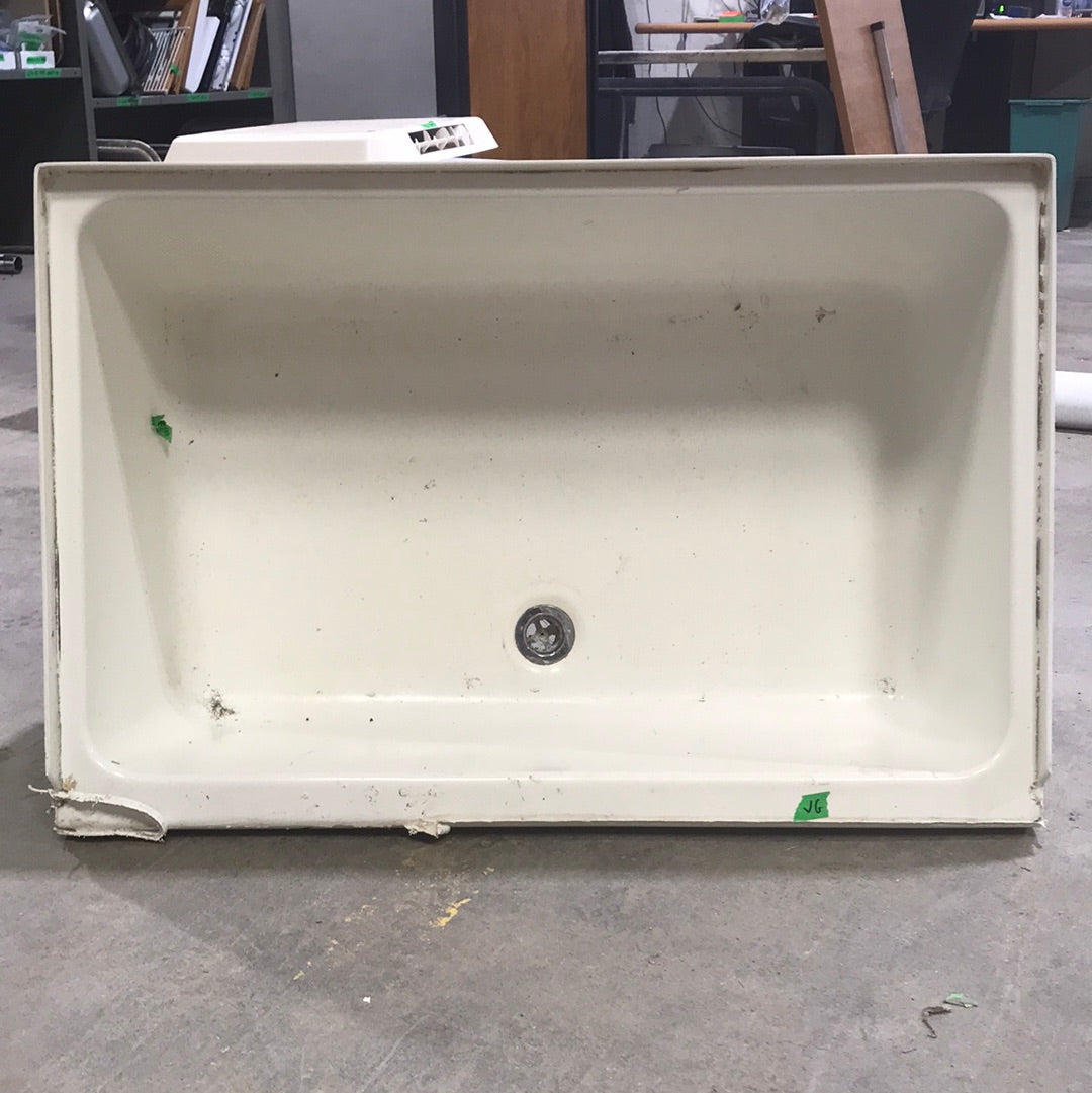 Used RV Bath Tub 36” x 24” Centre Drain - Young Farts RV Parts