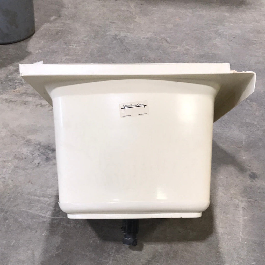 Used RV Bath Tub 43 1/2” x 23 1/2” RHD Step Tub - Young Farts RV Parts