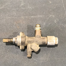 Load image into Gallery viewer, Used Dometic Gas t-stat/Valve 2952168314 - Young Farts RV Parts